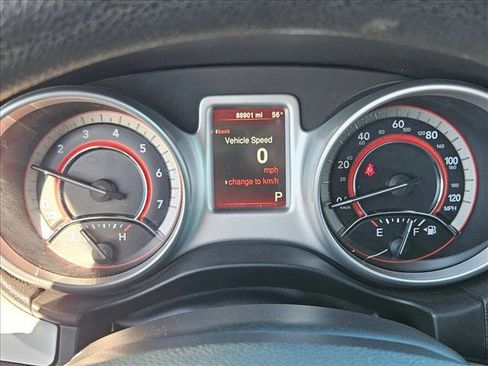 Used 2014 Dodge Journey SXT w/ Flexible Seating Group image 9