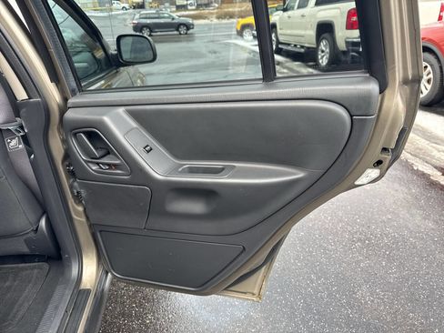 Used 2004 Jeep Grand Cherokee Laredo w/ Trailer Tow Prep Group image 21