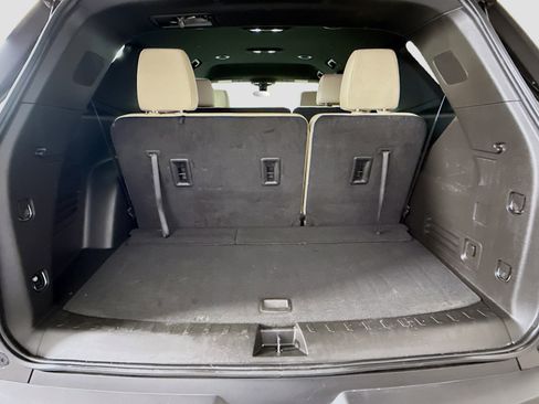 Used 2023 Chevrolet Traverse LS FWD image 35