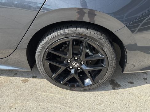 Used 2025 Honda Civic Sport image 32