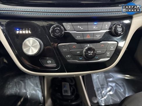 Used 2021 Chrysler Pacifica Touring w/ Cold Weather Group image 21