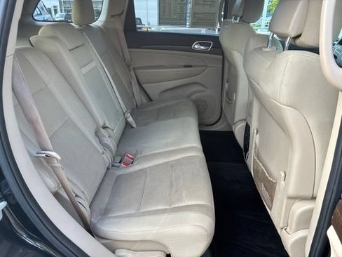 Used 2017 Jeep Grand Cherokee Laredo w/ Quick Order Package 23E AWD/4WD image 23