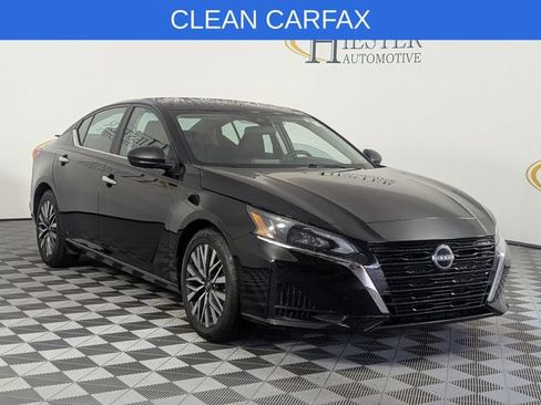 Used 2025 Nissan Altima 2.5 SV FWD image 2