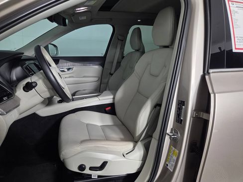 Used 2023 Volvo XC90 B6 Plus w/ Protection Package Premier AWD/4WD image 9