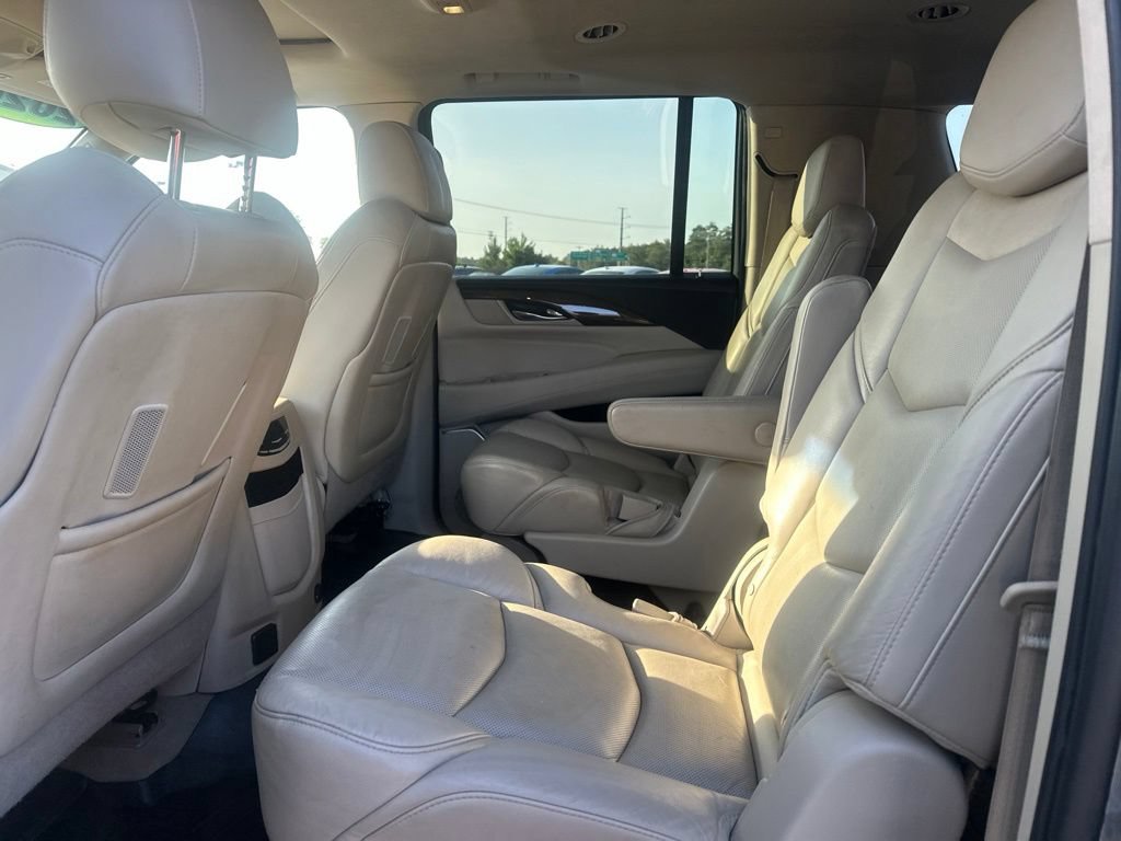 Used 2020 Cadillac Escalade ESV Luxury RWD image 12
