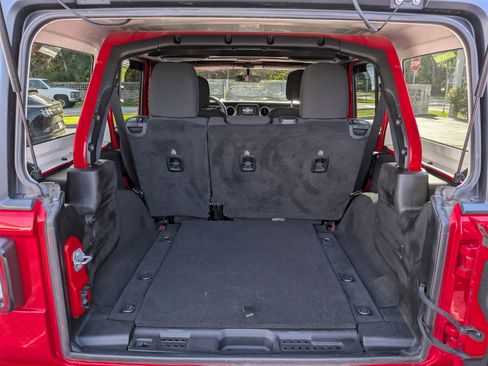 Used 2019 Jeep Wrangler Unlimited Sport S AWD/4WD image 18