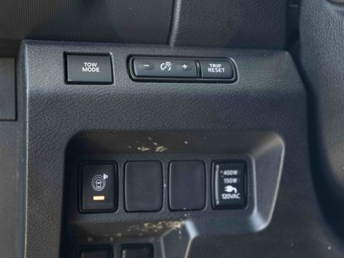 Used 2023 Nissan Frontier PRO-4X w/ Pro Convenience Package AWD/4WD image 37