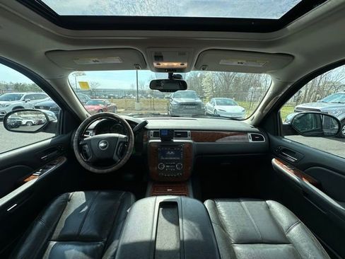 Used 2007 Chevrolet Avalanche LTZ w/ LTZ Preferred Equipment Group image 2