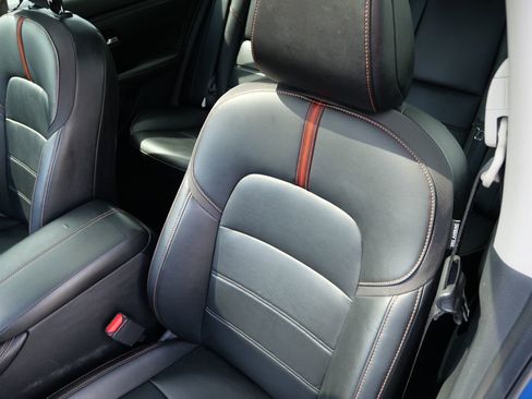 Used 2021 Nissan Sentra SR w/ SR Premium Package FWD image 11