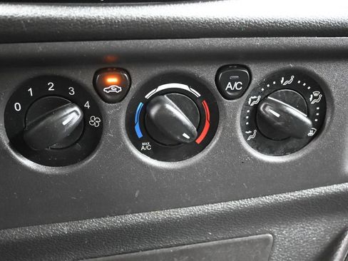 Used 2018 Ford Transit 150 XL RWD image 22
