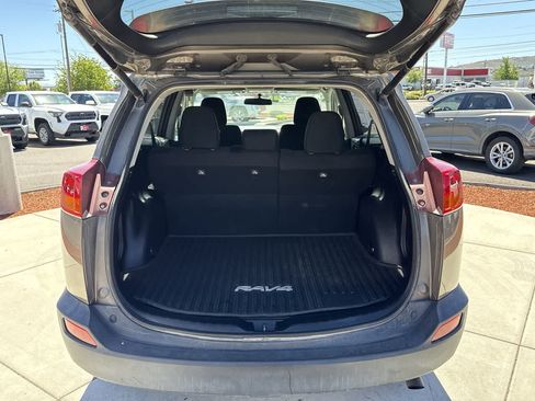 Used 2015 Toyota RAV4 XLE AWD/4WD image 6