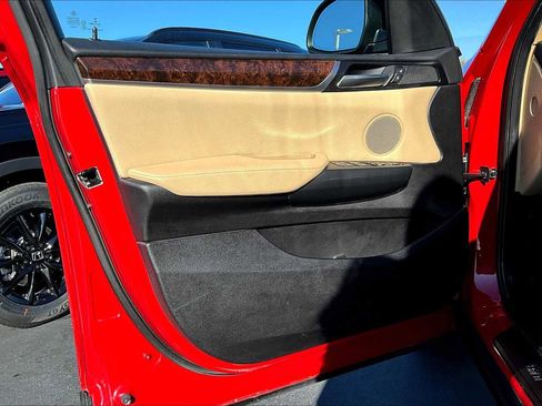 Used 2017 BMW X3 xDrive28i image 25