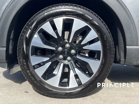 Used 2025 Ford Explorer Platinum w/ LUX Leather Package image 7