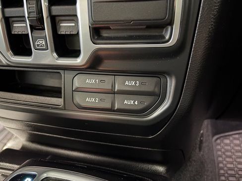 Used 2018 Jeep Wrangler Unlimited Sahara w/ Dual Top Group AWD/4WD image 21
