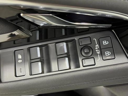 Used 2023 Land Rover Range Rover Evoque SE image 23
