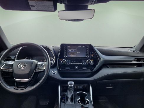 Used 2022 Toyota Highlander XSE image 23