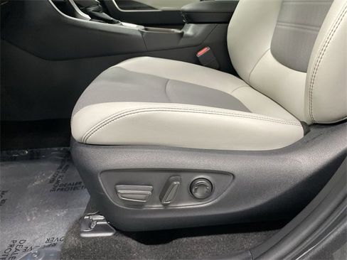 Used 2025 Toyota RAV4 Limited image 22