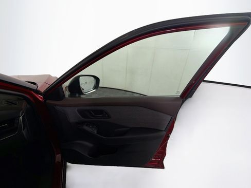 Used 2023 Nissan Rogue S FWD image 30