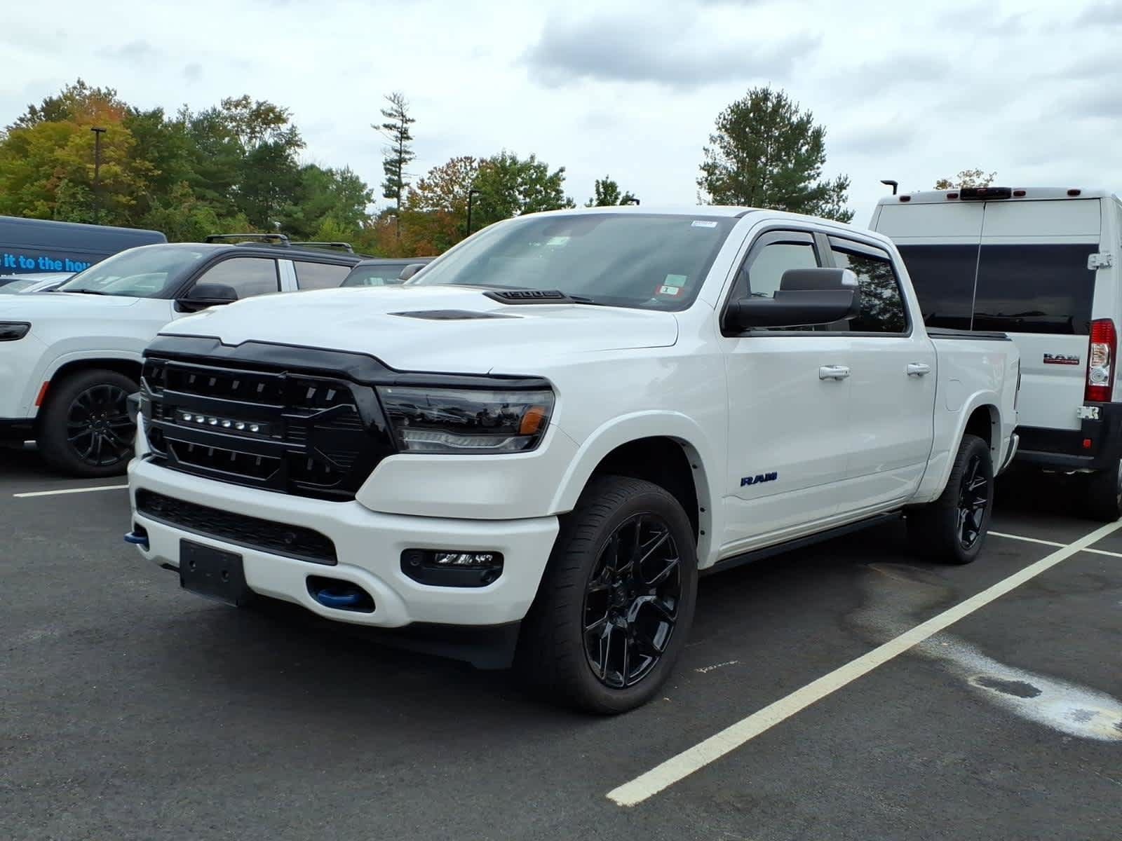 Used 2022 RAM 1500 Laramie AWD/4WD image 3