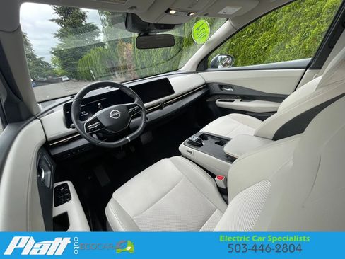 Used 2024 Nissan Ariya FWD image 39