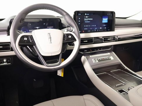 New 2026 Lincoln Aviator Premiere image 2