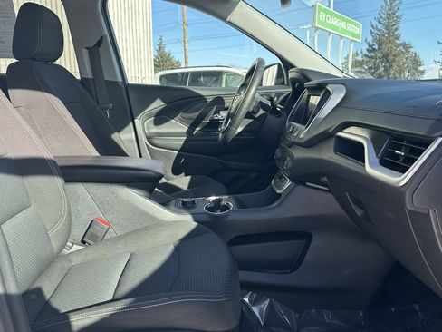 Used 2024 GMC Terrain SLE image 21