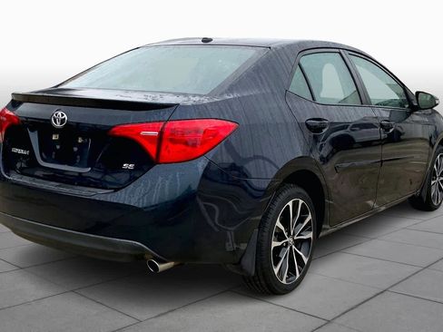 Used 2018 Toyota Corolla SE w/ SE Premium Package image 13