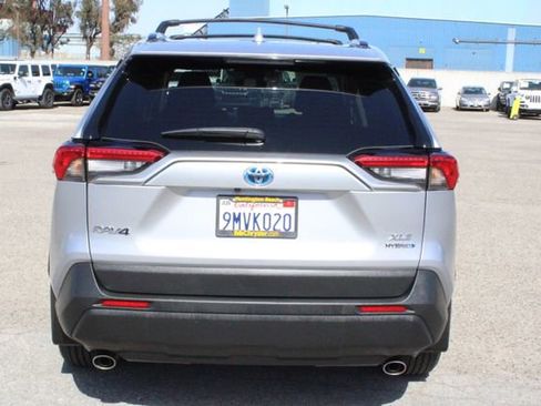 Used 2024 Toyota RAV4 XLE AWD/4WD image 5