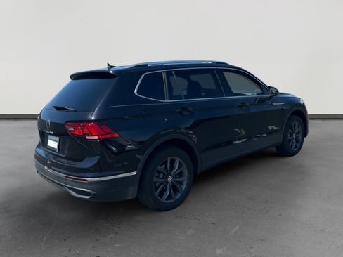 Used 2023 Volkswagen Tiguan SE FWD image 4