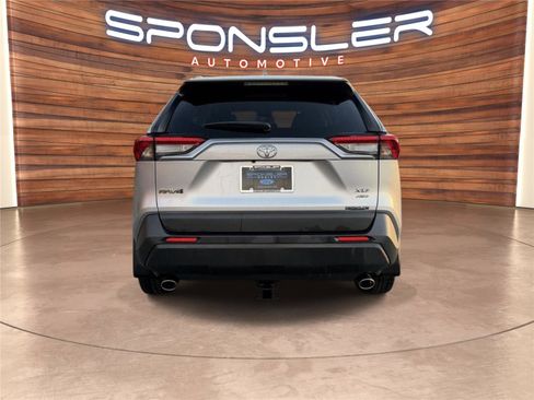 Used 2019 Toyota RAV4 XLE image 5