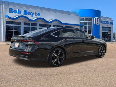 Used 2025 Honda Accord Sport image 5