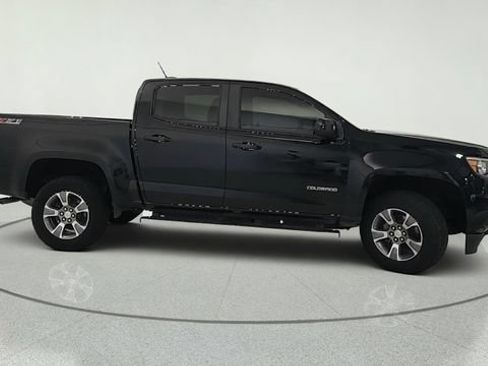 Used 2019 Chevrolet Colorado Z71 AWD/4WD image 7