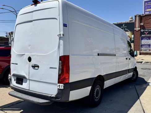 Used 2021 Mercedes-Benz Sprinter 2500 image 6