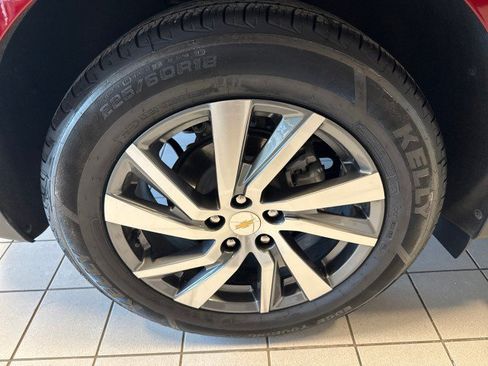 Used 2024 Chevrolet Equinox LT w/ LPO, Floor Liner Package FWD image 10