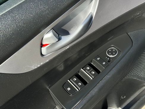 Used 2022 Kia Forte LXS FWD image 19
