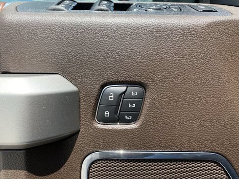 Used 2020 Ford F250 King Ranch w/ King Ranch Ultimate Package AWD/4WD image 19
