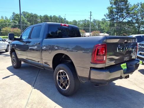 Used 2025 RAM 2500 Laramie AWD/4WD image 4