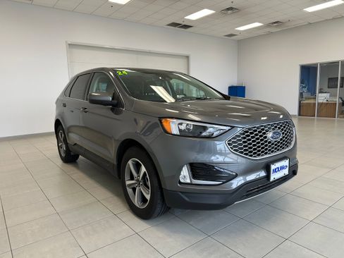 Used 2024 Ford Edge SEL w/ Convenience Package AWD/4WD image 4