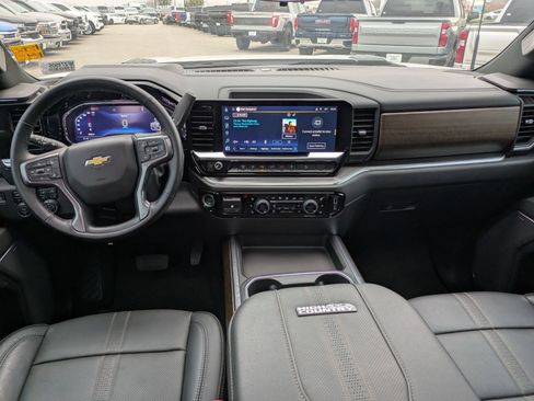 Used 2025 Chevrolet Silverado 2500 High Country w/ High Country Premium Package image 16