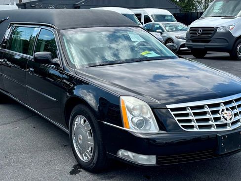 Used 2011 Cadillac DTS Hearse image 4