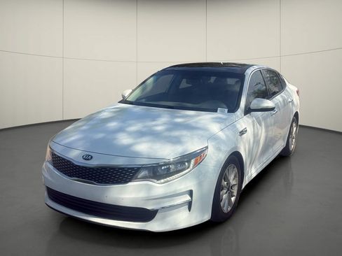 Used 2018 Kia Optima EX w/ Premium Package FWD image 3