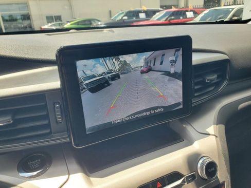Certified 2023 Ford Explorer XLT RWD image 23