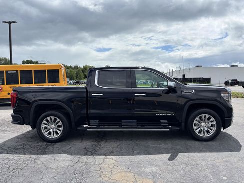 Used 2024 GMC Sierra 1500 Denali w/ Technology Package AWD/4WD image 8