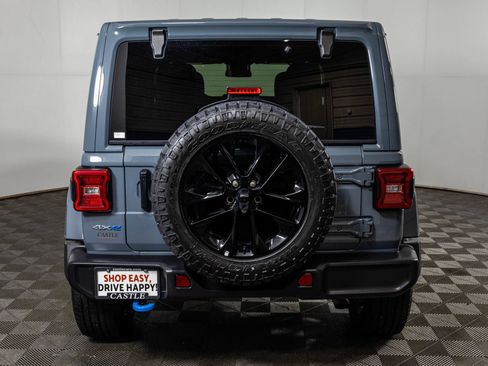 Used 2024 Jeep Wrangler Unlimited Sahara AWD/4WD image 16