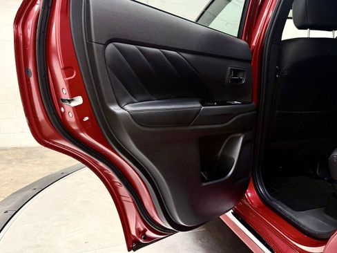 Used 2019 Mitsubishi Outlander SEL AWD/4WD image 16