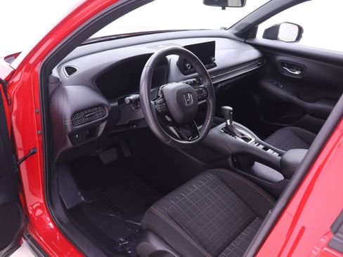 Used 2024 Honda HR-V Sport image 3