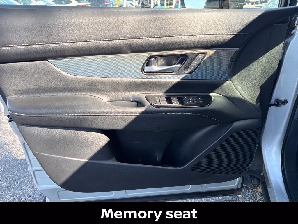 Certified 2025 Nissan Murano SL AWD/4WD image 12