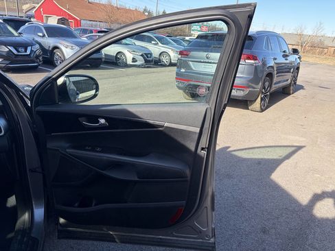 Used 2018 Kia Sorento FWD image 19