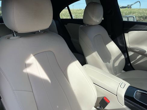 Used 2025 Mercedes-Benz CLA 250 image 35