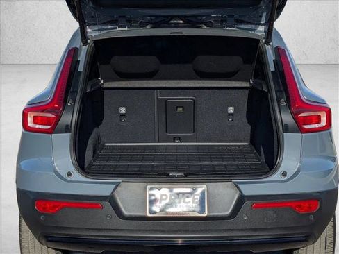 Used 2023 Volvo XC40 B5 Plus w/ Protection Package Premier image 6